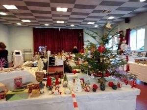 Salle de Limoges où s'est tenue le marché de Noël 2021 organisé par l'Amept Limousin en faveur de la ferme-orphelinat de Yovokopé